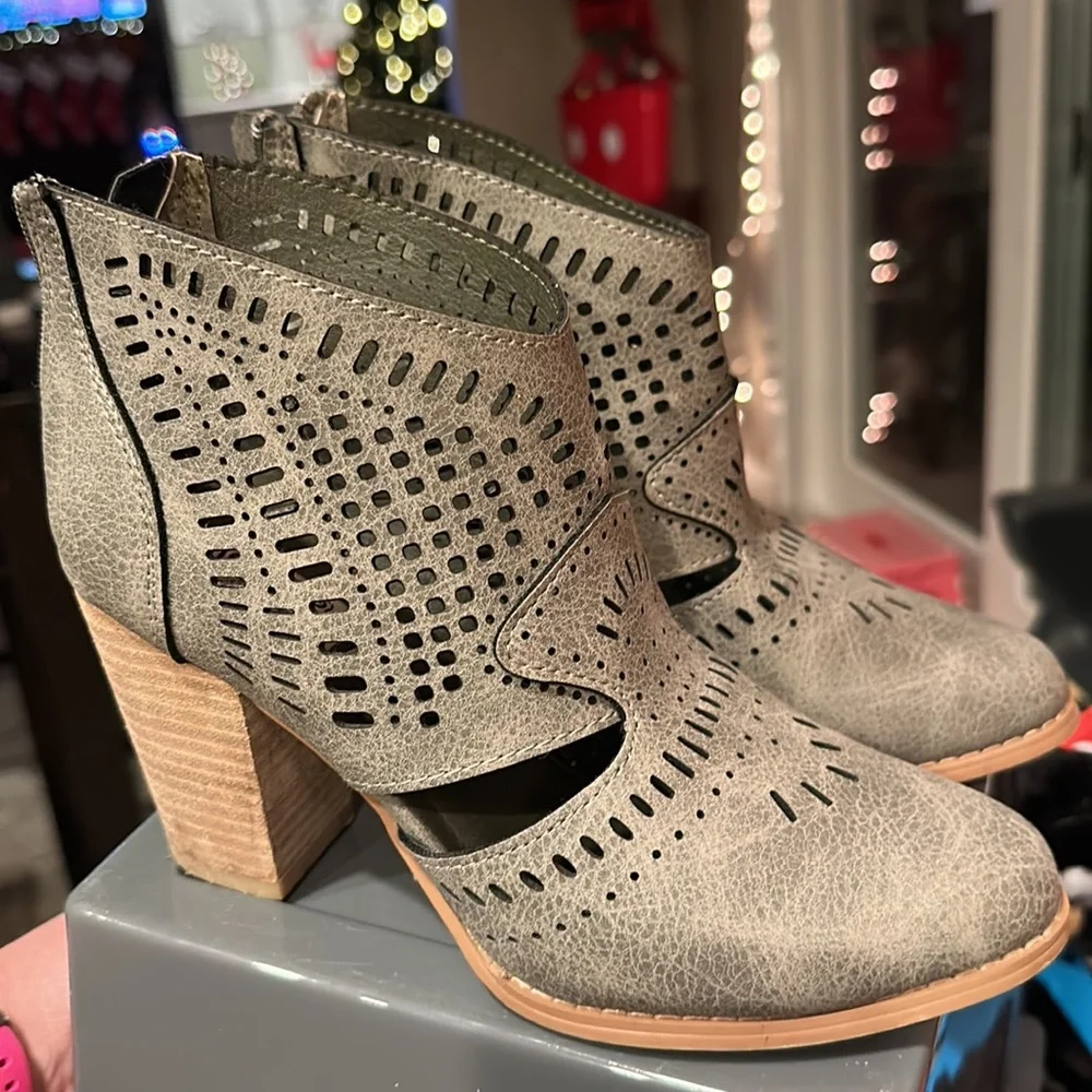 Very G shoes - Picture 2 of 5